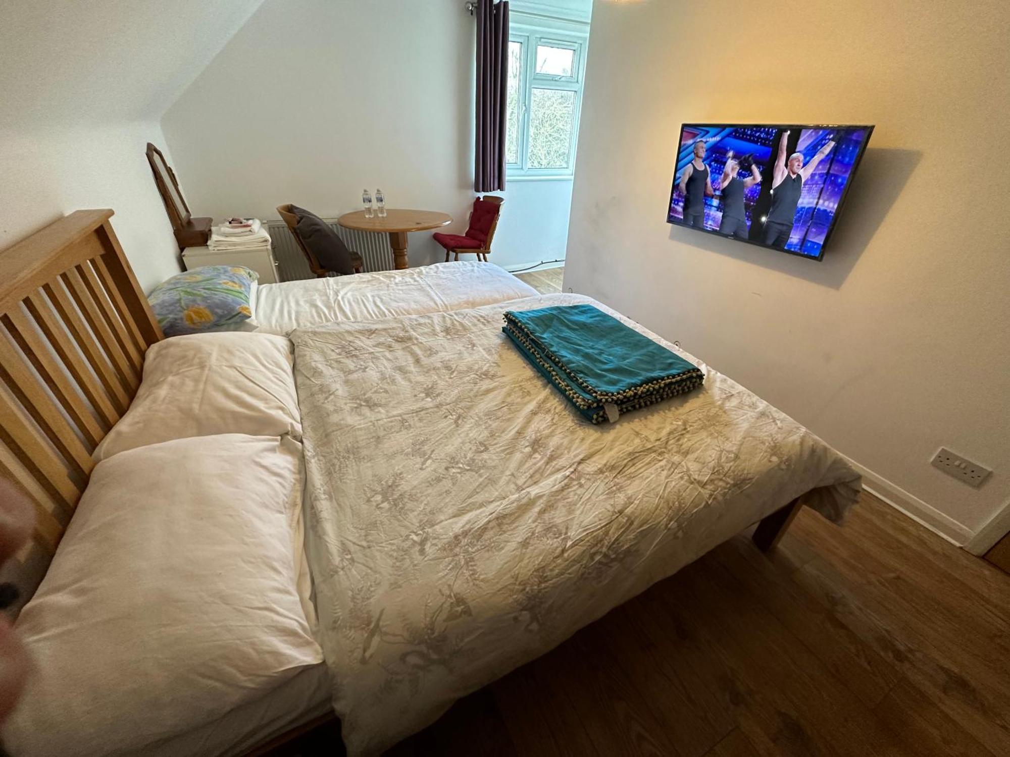 Ashcroft Quiet Garden House-London Luton Airport Apartment Exterior foto
